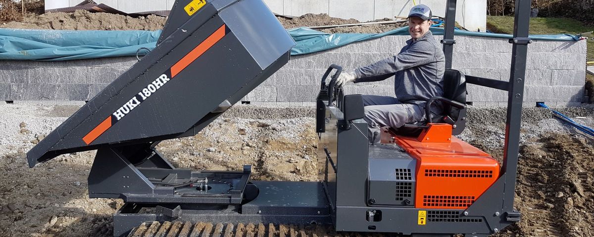 Neubau: Roman bei der Arbeit